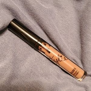Kylie lip gloss never used
